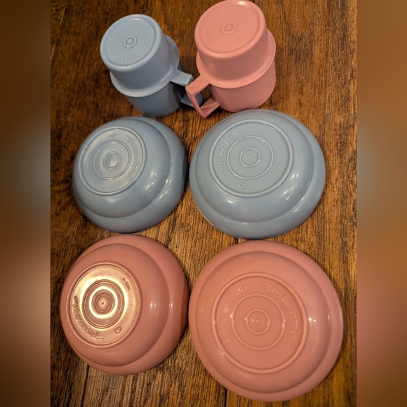 Tupperware Kids Mini Party Set Pink & Blue Vintage 4 Bowls 2 mugs - Picture 5 of 6